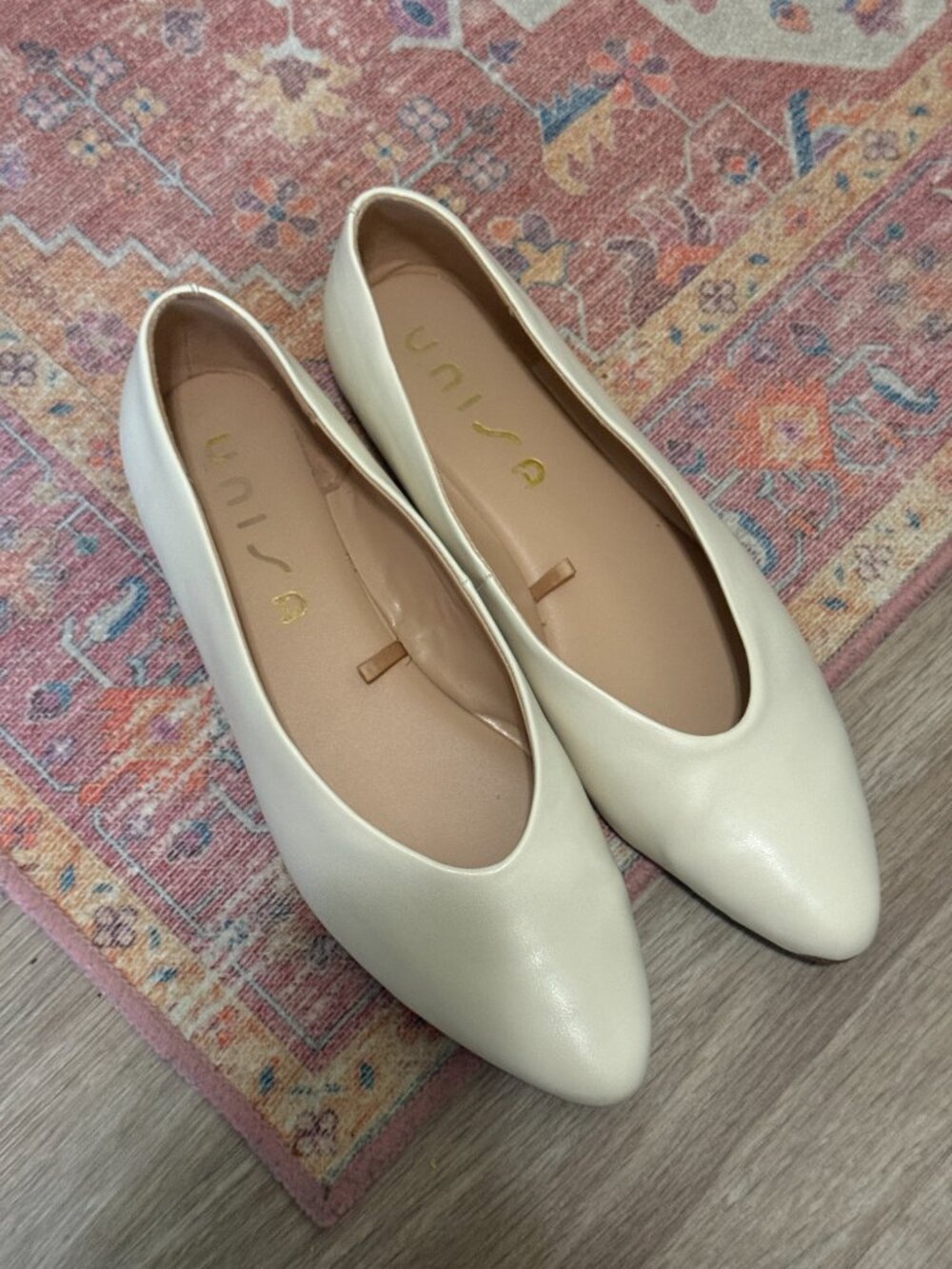 Unisa Womens Pointed Toe Ballet Flats White Ivory Size 8.5 Workwear Casual